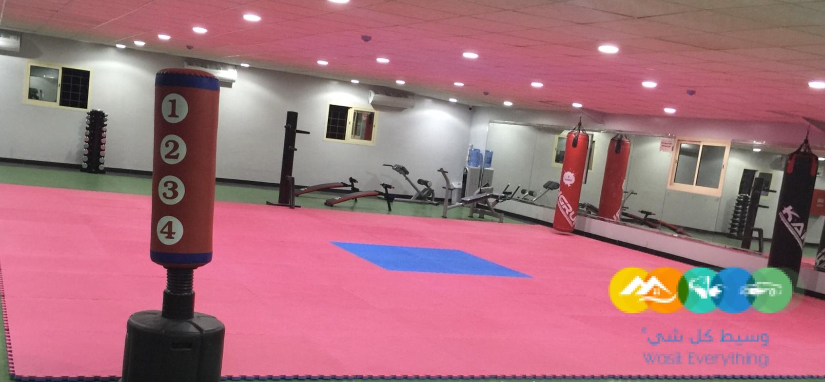 نادى رياضى للتقبيل