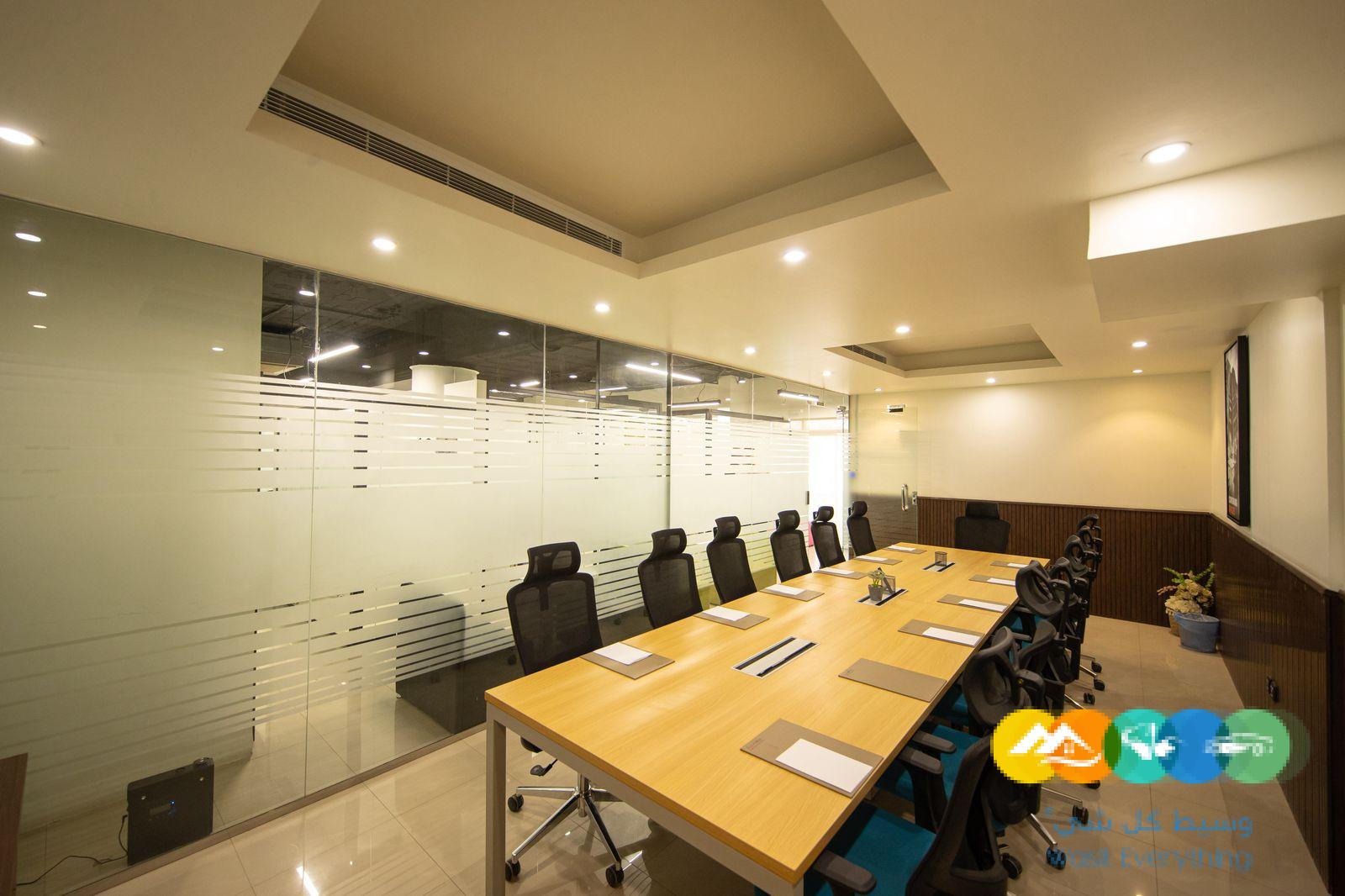 مكاتب مؤثثة جاهزة للإيجار