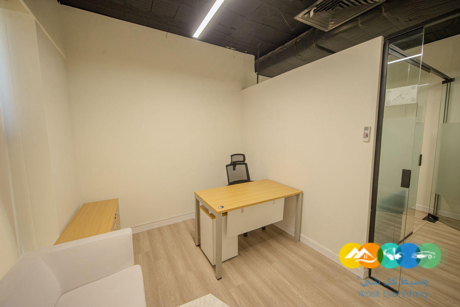 مكاتب مؤثثة جاهزة للإيجار