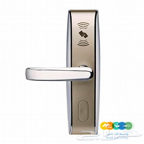 اقفال ابواب الفنادق