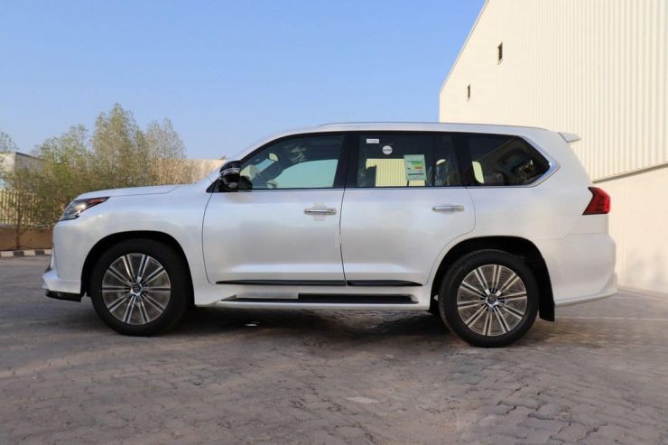 لكزس LX 570 موديل 2021 للبيع