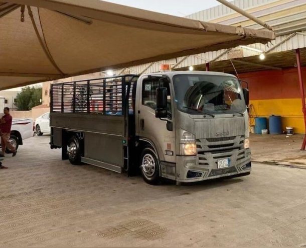 التخلص من الاثاث القديم بالرياض 0557774683 طش رمي العفش