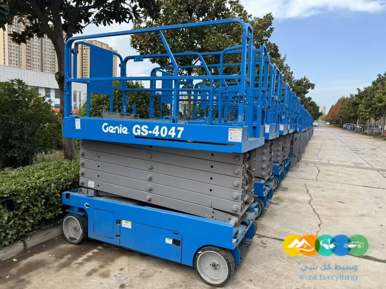 رافعات شوكيه مقصيه رافعات عمال سقلات كهربائية للايجار