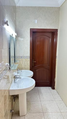 عمارة سكنية للبيع دورين بالملحق بجدة حي الاجواد