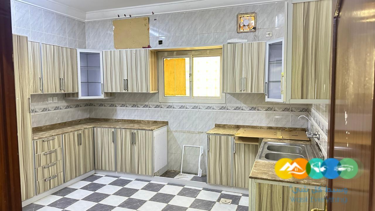 عمارة سكنية للبيع دورين بالملحق بجدة حي الاجواد