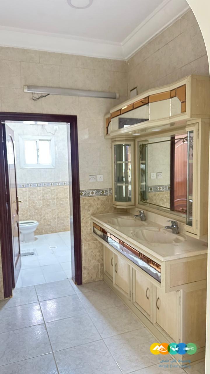 عمارة سكنية للبيع دورين بالملحق بجدة حي الاجواد