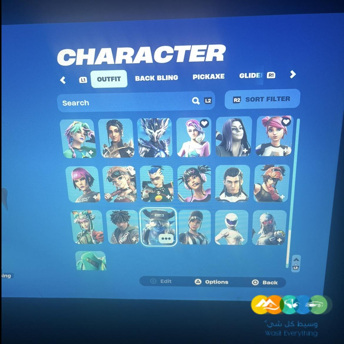 حساب مليء بسكنات ايتم شوب والحساب يحتوي فوق 100 سكن وال