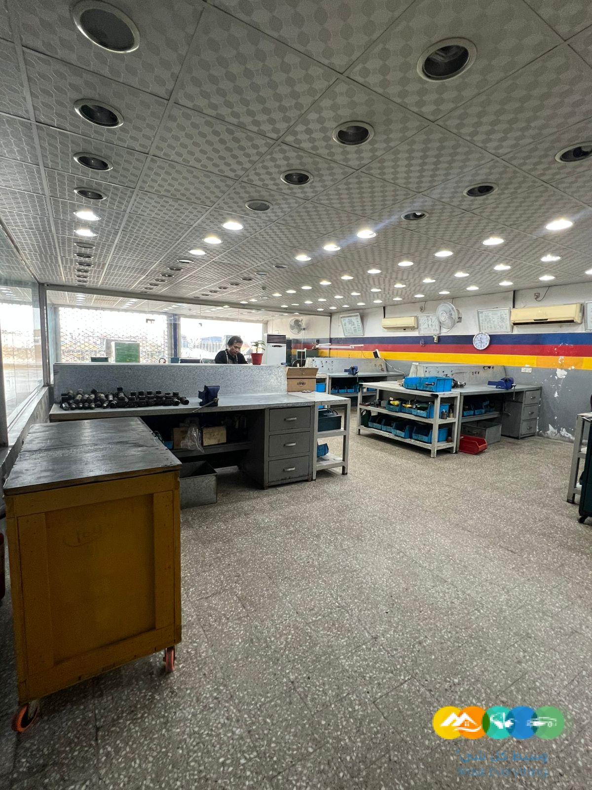 مركز صيانة مجهز للتقبيل