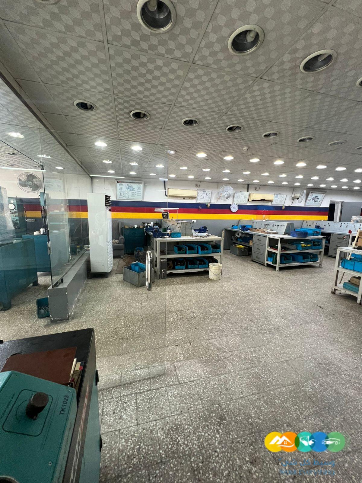 مركز صيانة مجهز للتقبيل