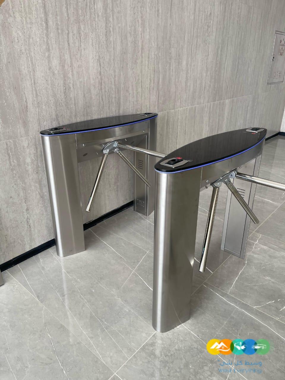 بوابات إلكترونية لمرور الأفراد – أنظمة دخول وخروج ذكية