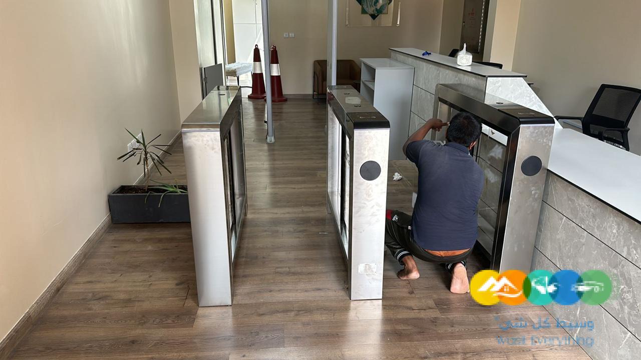 بوابات إلكترونية لمرور الأفراد – أنظمة دخول وخروج ذكية