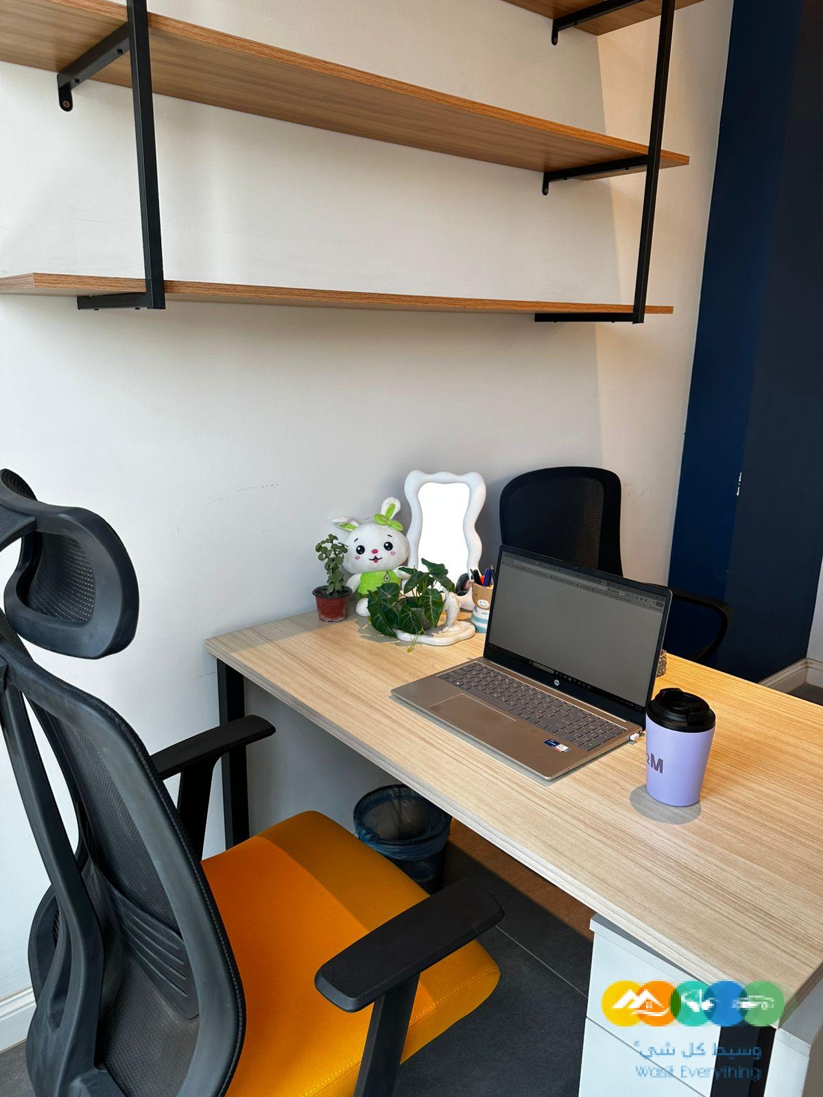 مكتبك الجاهز بانتظارك… ونجاحك يبدأ من هنا!