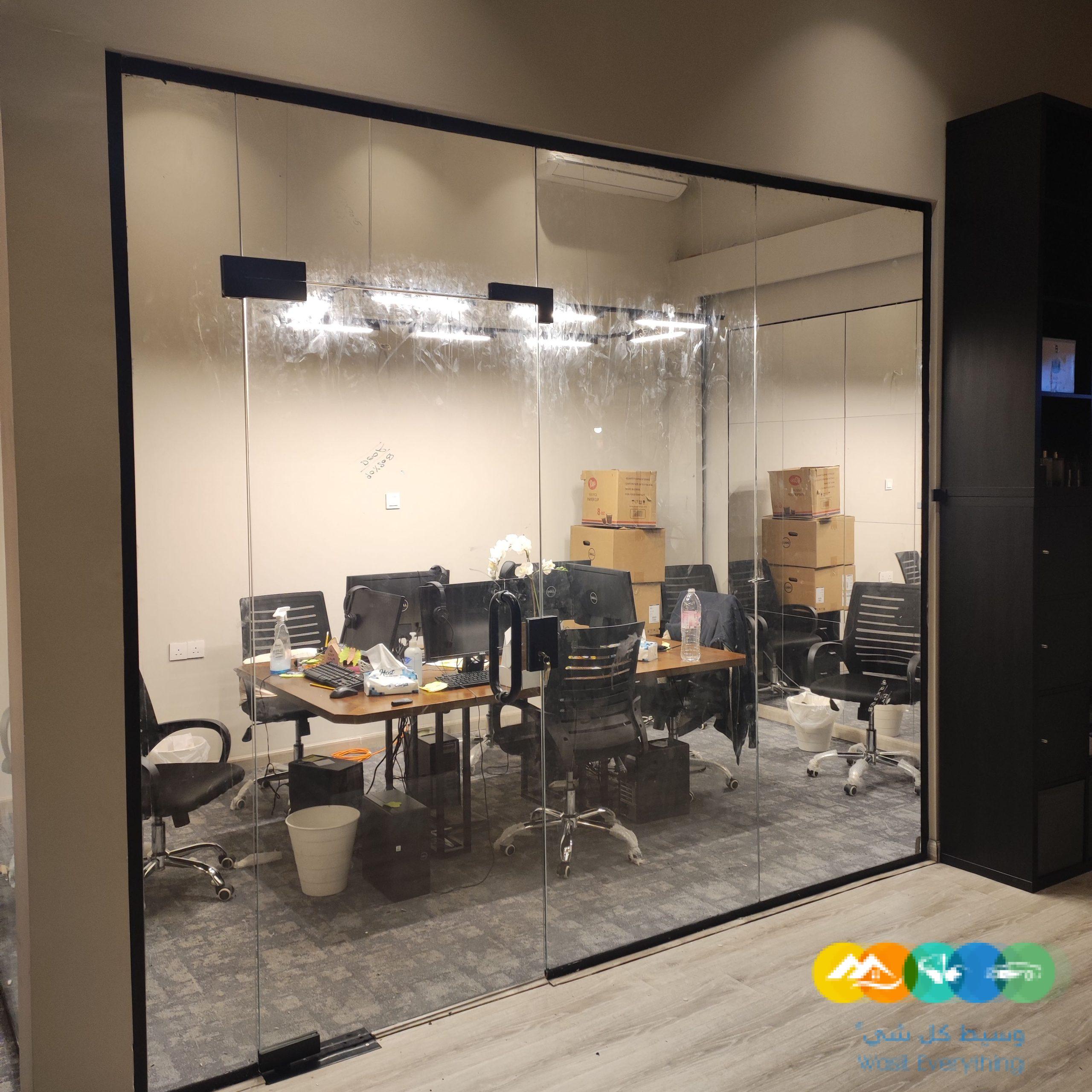 معلم زجاج سيكوريت جده