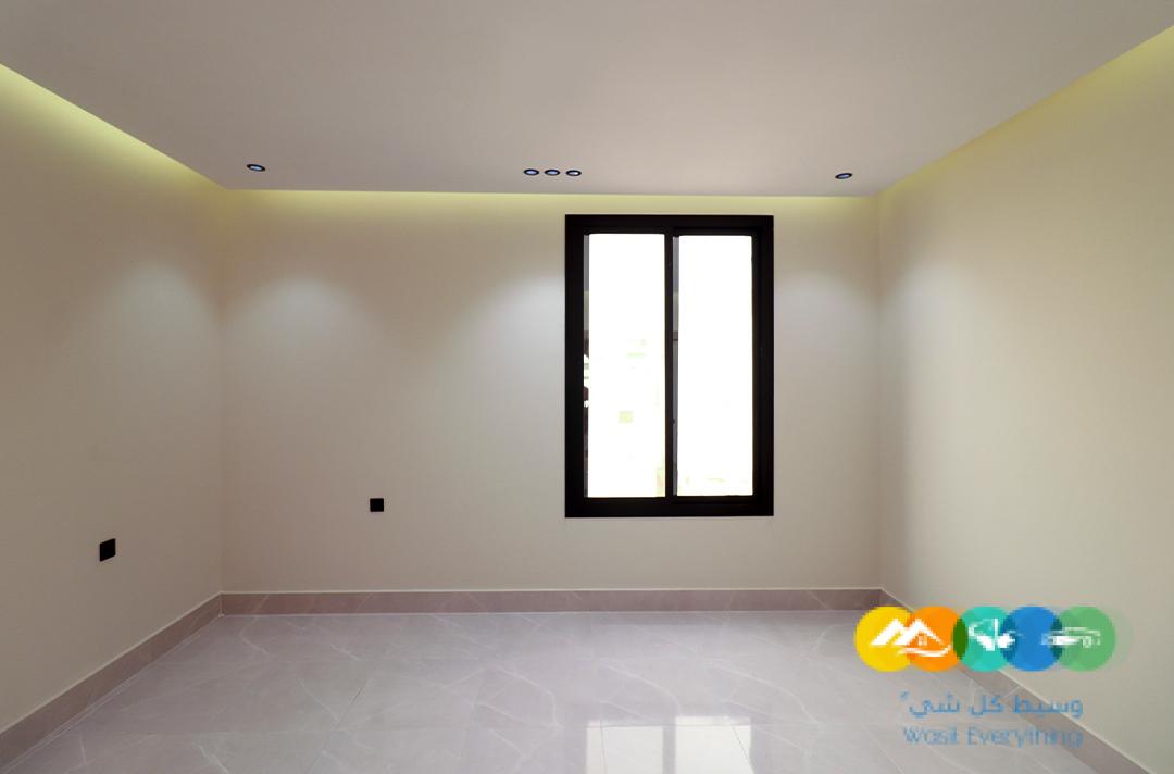 شقة 4 غرف بحي السلامة امامية بمدخلين للبيع أفراغ فوري