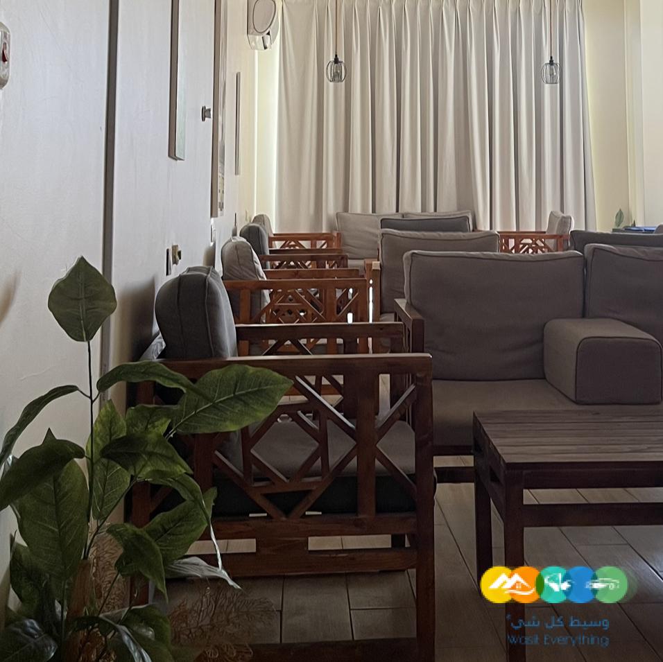 للتقبيل محل شاهي وقهوة