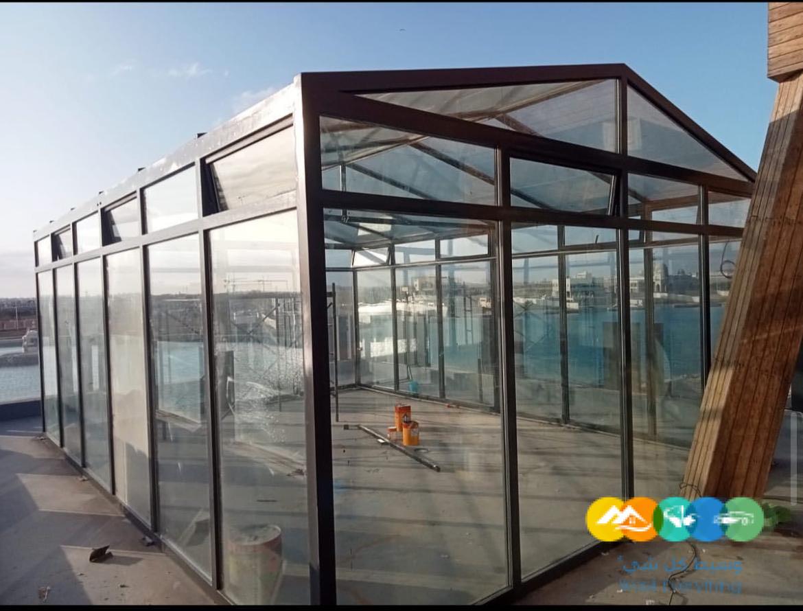 معلم زجاج سيكوريت جده