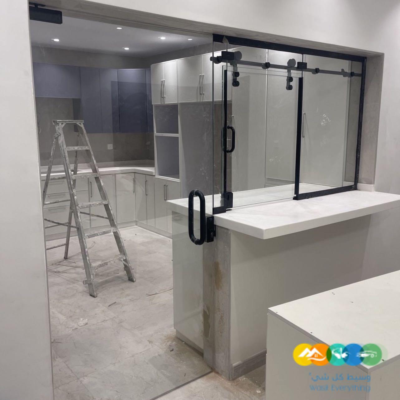 معلم زجاج سيكوريت جده