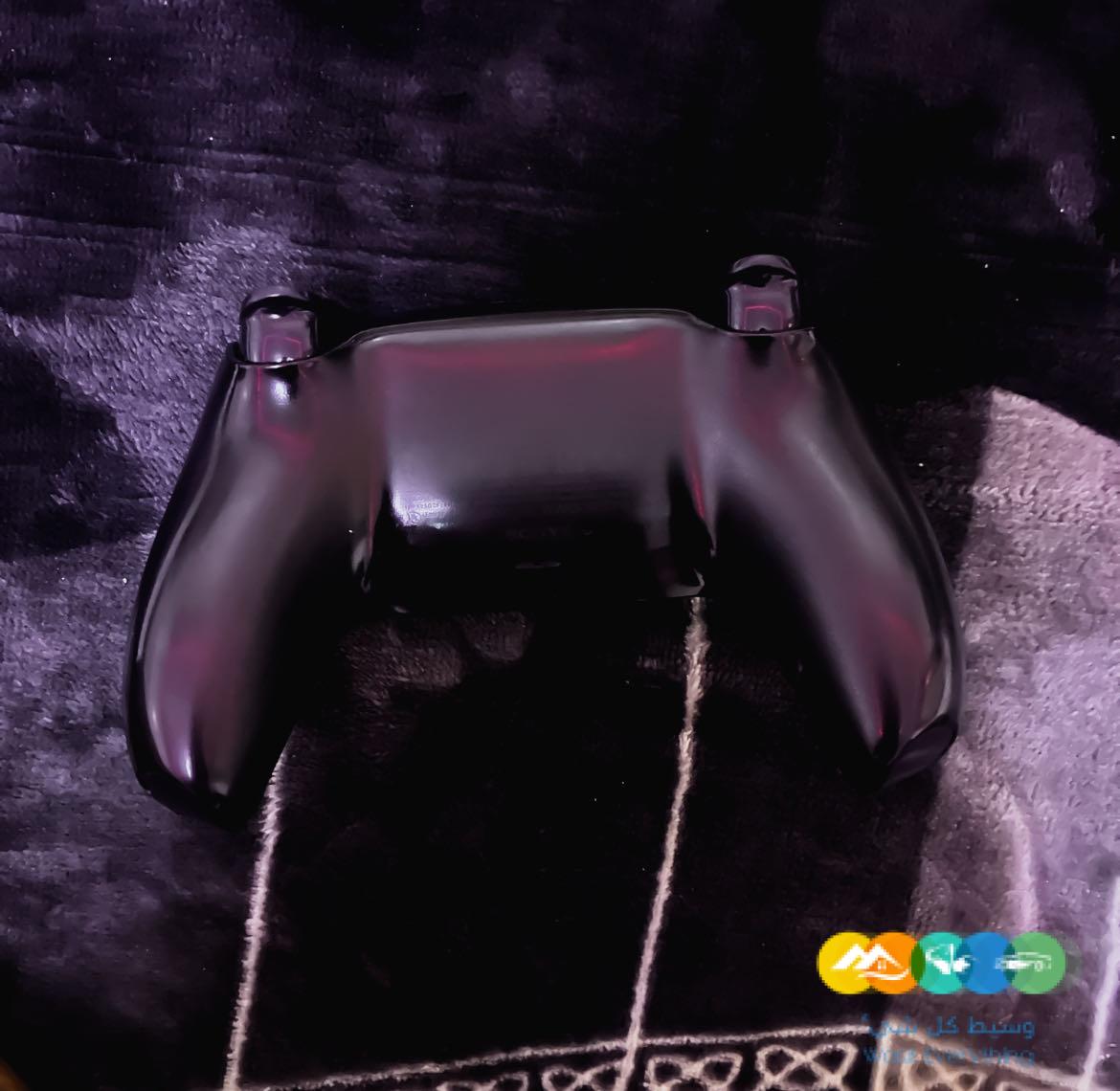 يد سوني 5 لون اسود نظيفة وشغالة عرض خاص