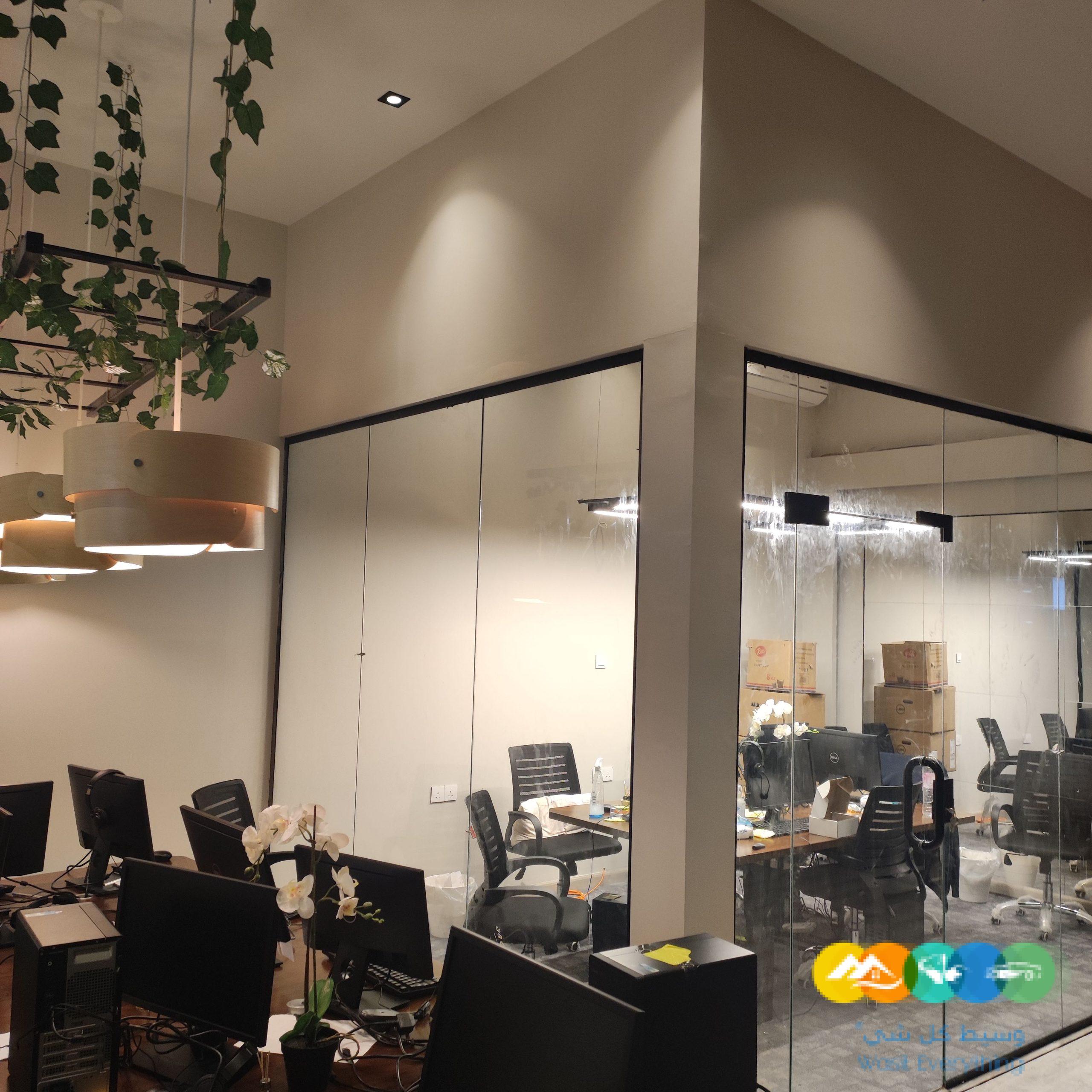 معلم زجاج سيكوريت جده