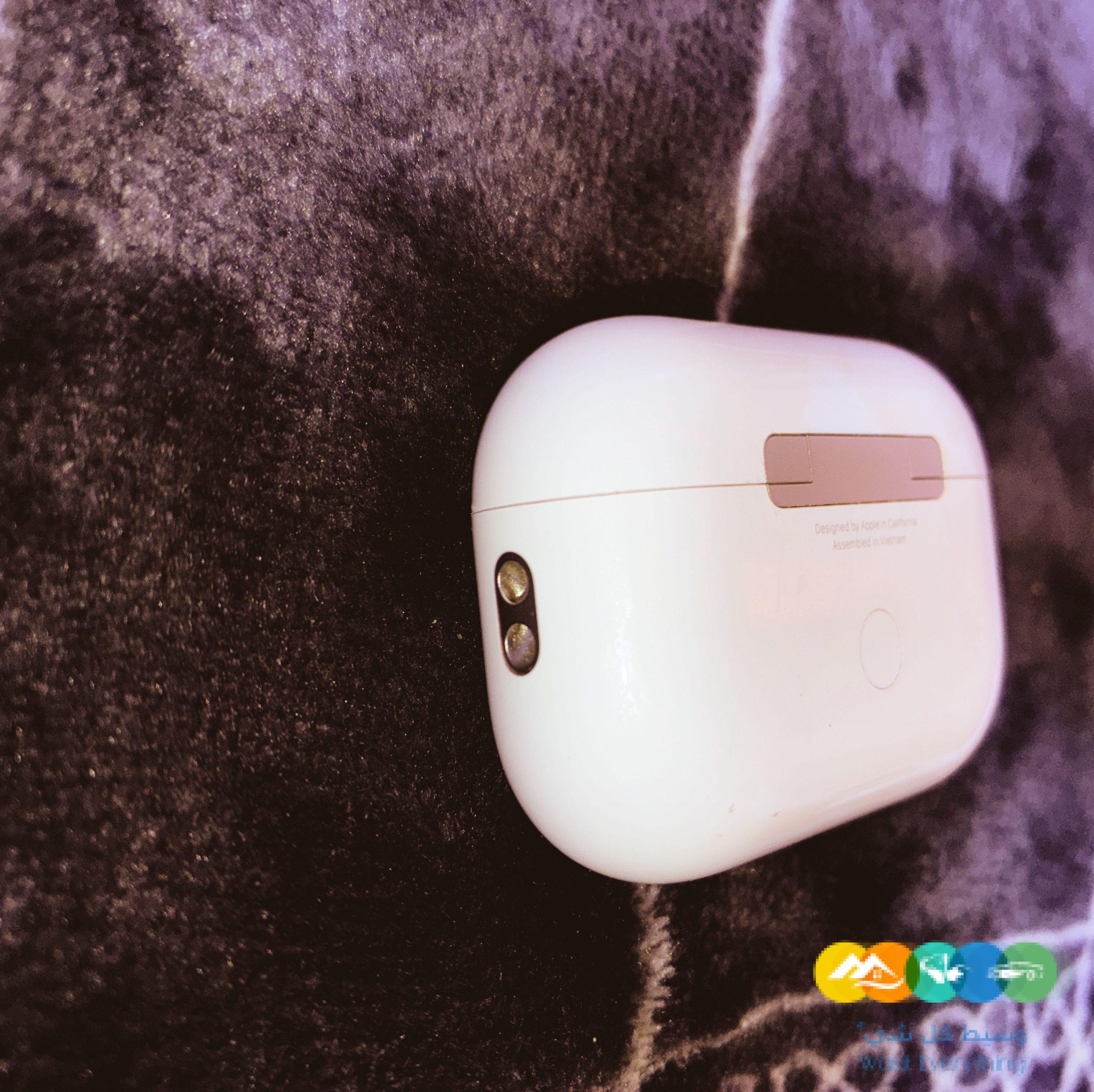 علبة شحن ايربودز برو الجيل الثاني شبه جديد