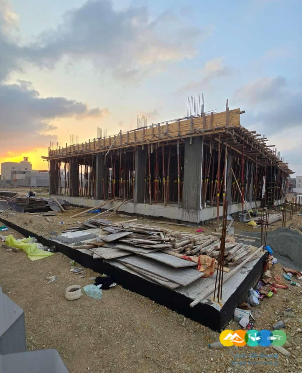 بناء ملحق خارجي زجاج في الرياض