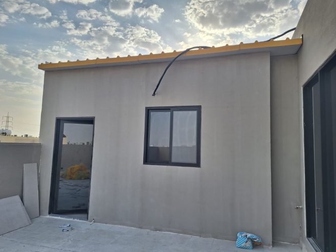 بناء ملحق خارجي زجاج في الرياض