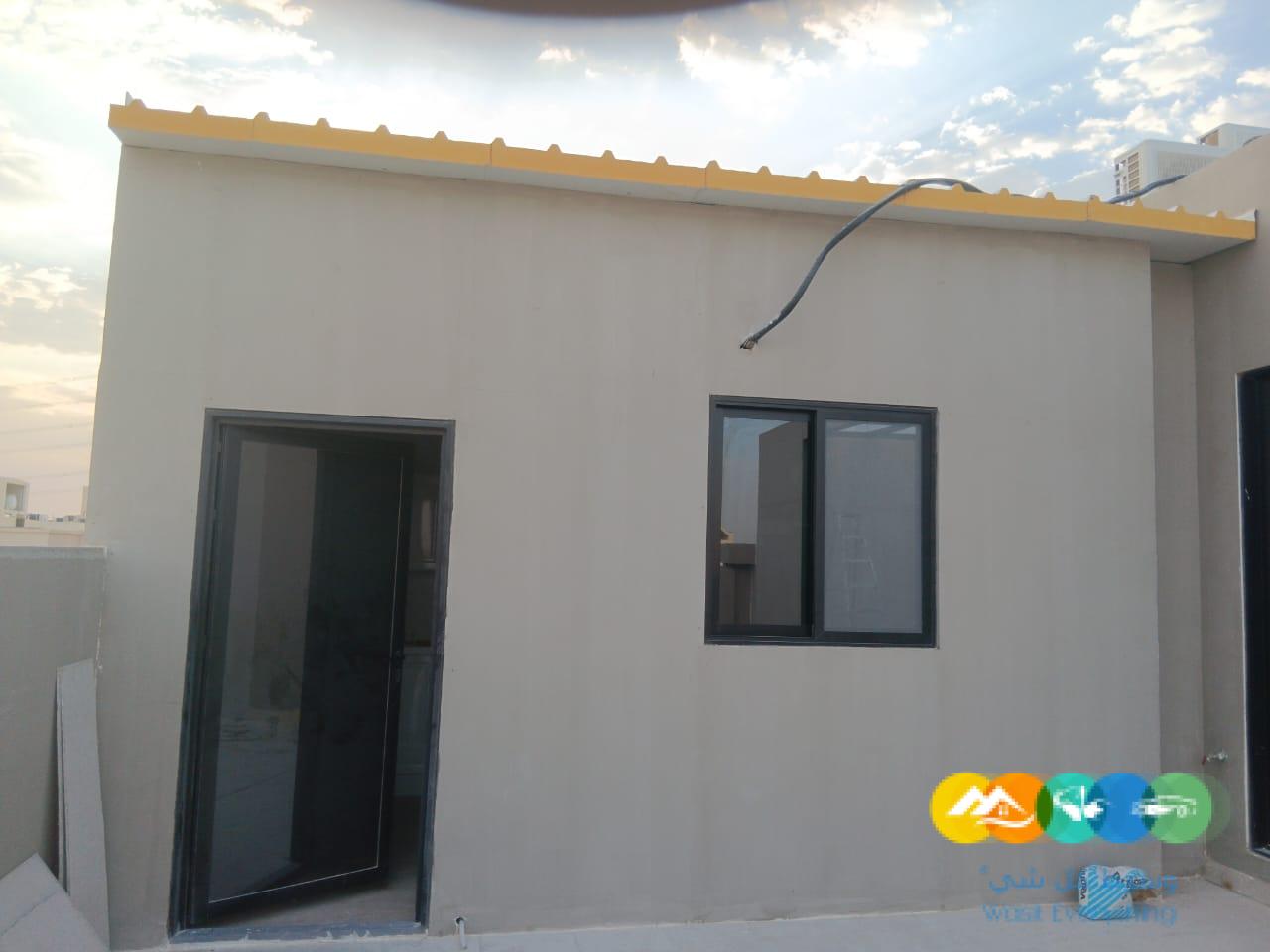 بناء ملحق خارجي زجاج في الرياض