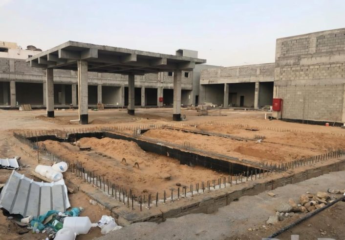 بناء ملحق خارجي زجاج في الرياض