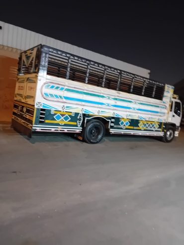 دينه لوري نقل العفش و الاثاث والبضاىع بالرياض وخارج