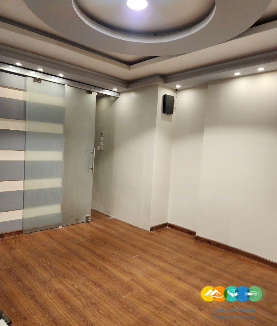 مكتب مؤثث للإيجار