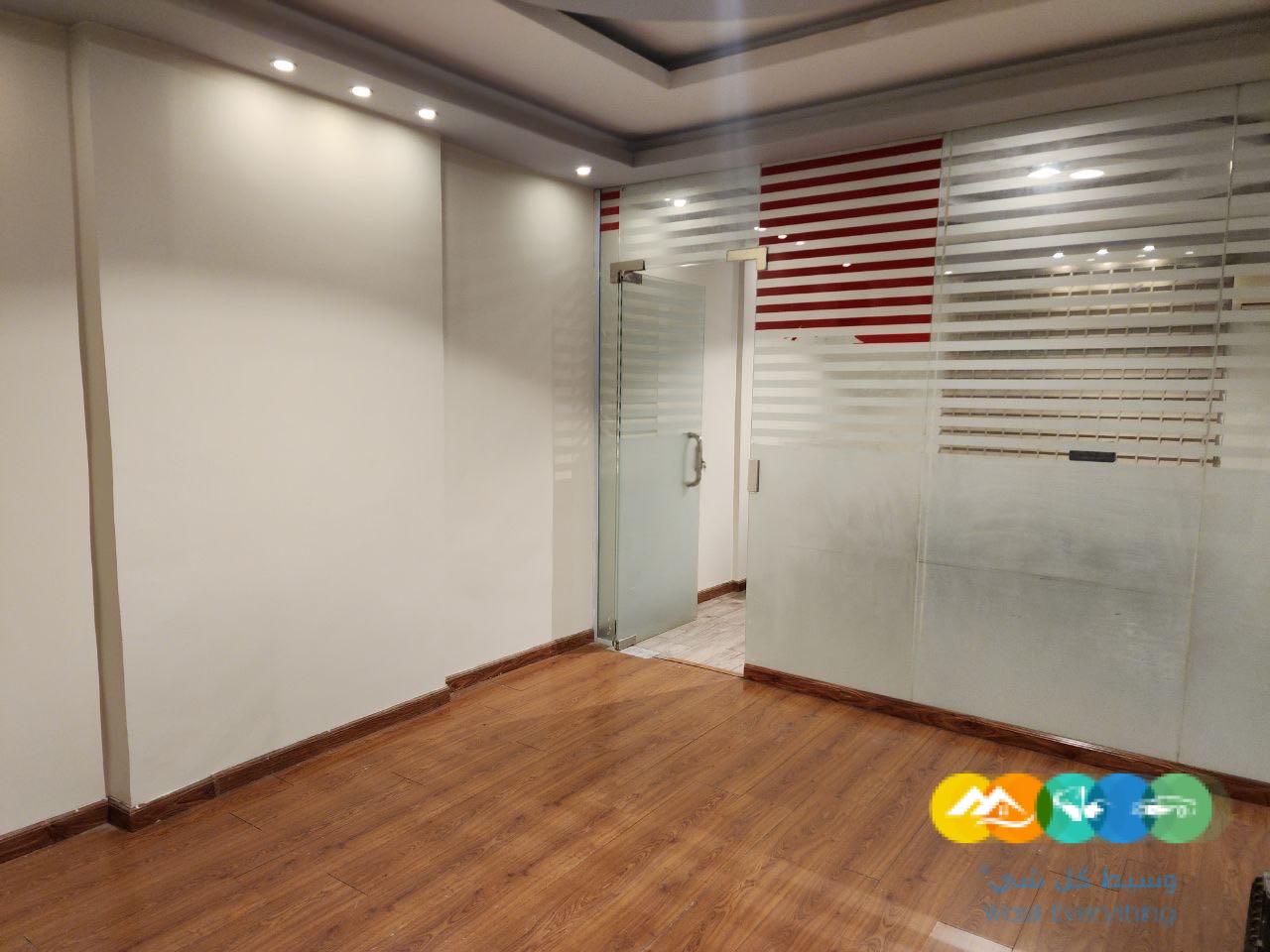 مكتب مؤثث للإيجار