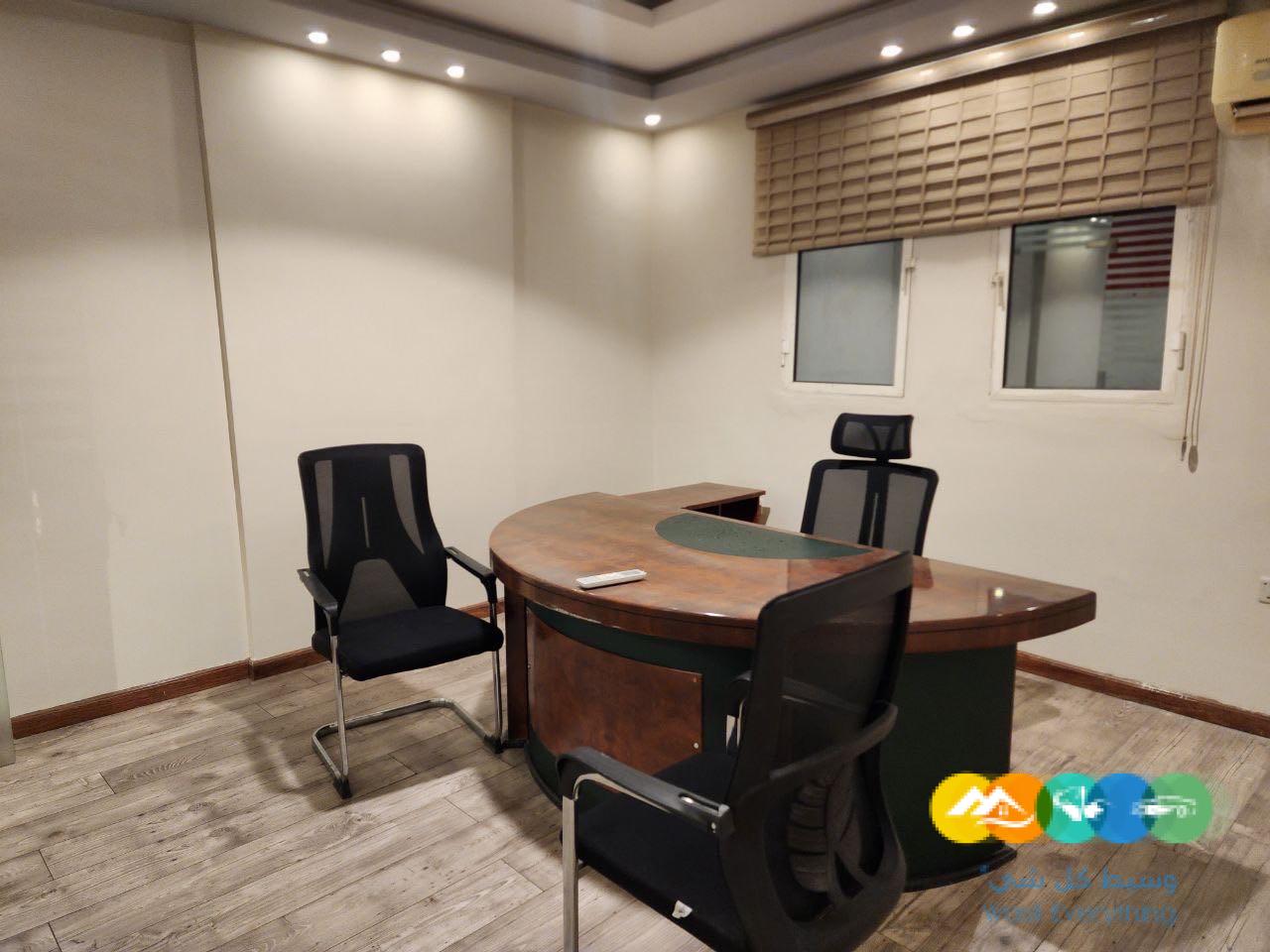 مكتب مؤثث للإيجار