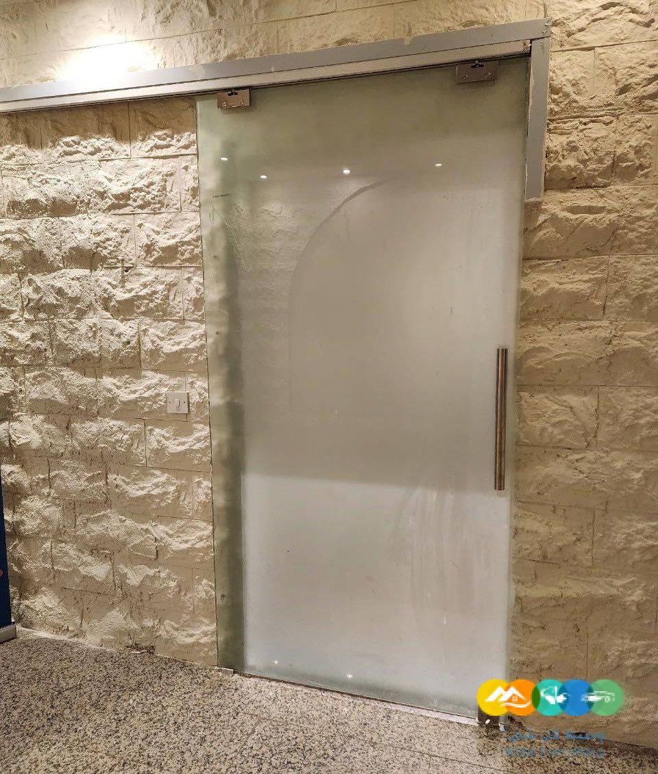 مكتب مؤثث للإيجار