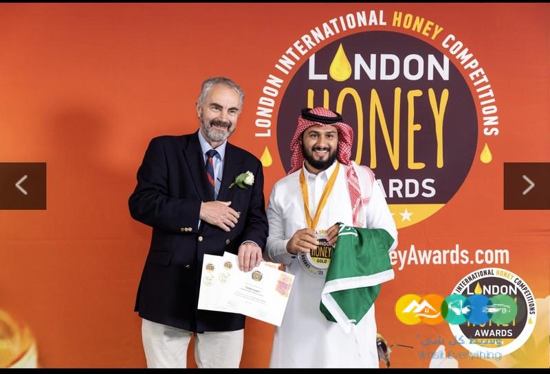 النحال نايف سعيد الغامدي | مناحل مختلف ألوانه النموذجي