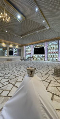 وجار حديثه