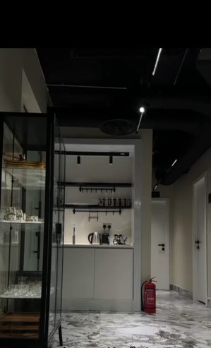 للبيع صالون نسائي كامل التشطيب حي الريان شارع رئيسي