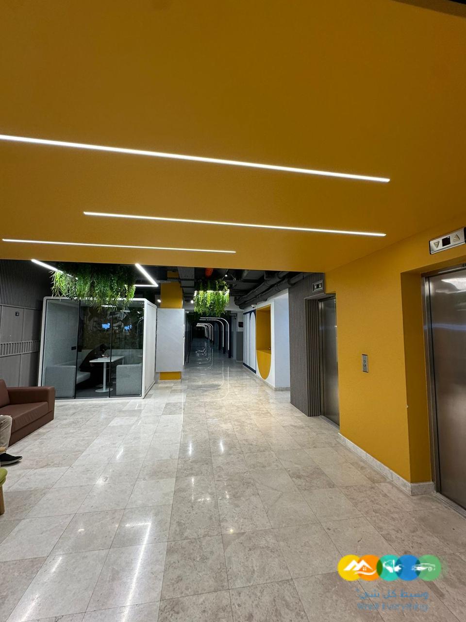 مكتبك الجاهز للنجاح ومرافق تدعم أعمالك!