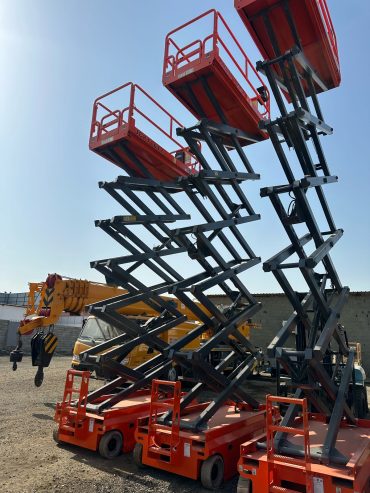 #سيزرلفت_8م_10م_12م_14متر_للايجارScissorlifts for rent