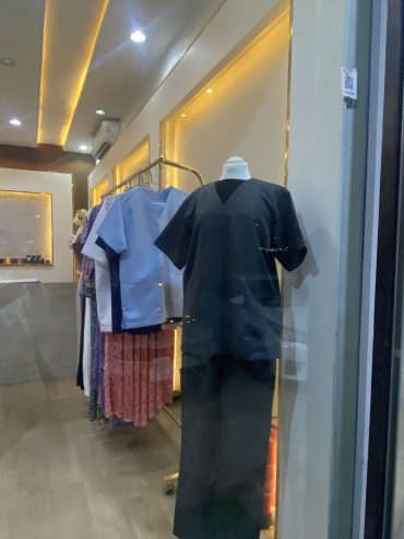 محل خياط نسائي للتقبيل