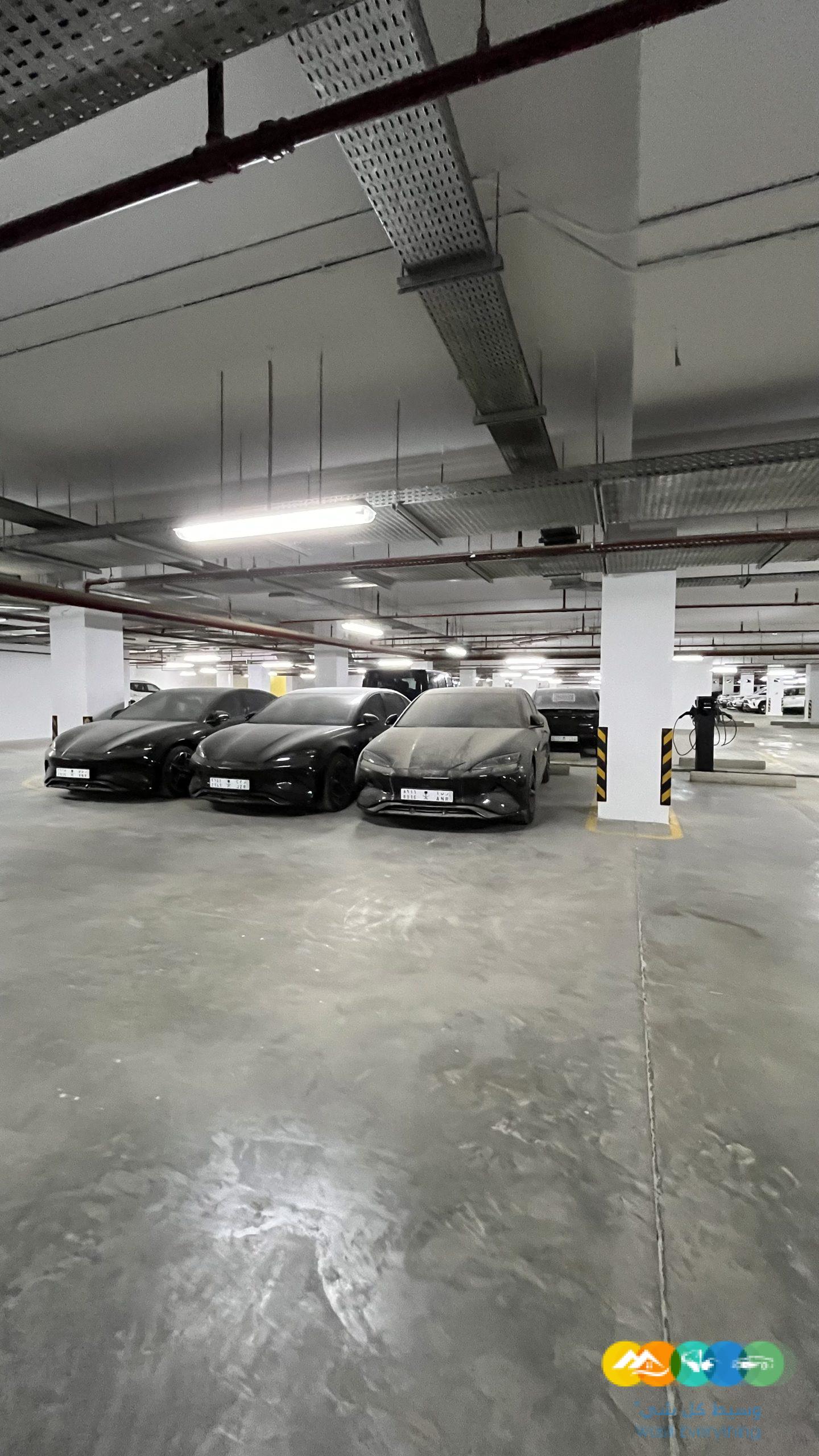 مكتبك الجاهز للنجاح ومرافق تدعم أعمالك!