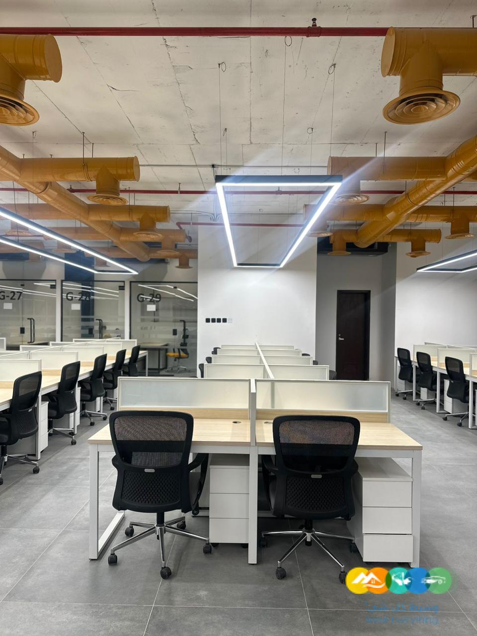 مكاتب مؤثثة للإيجار