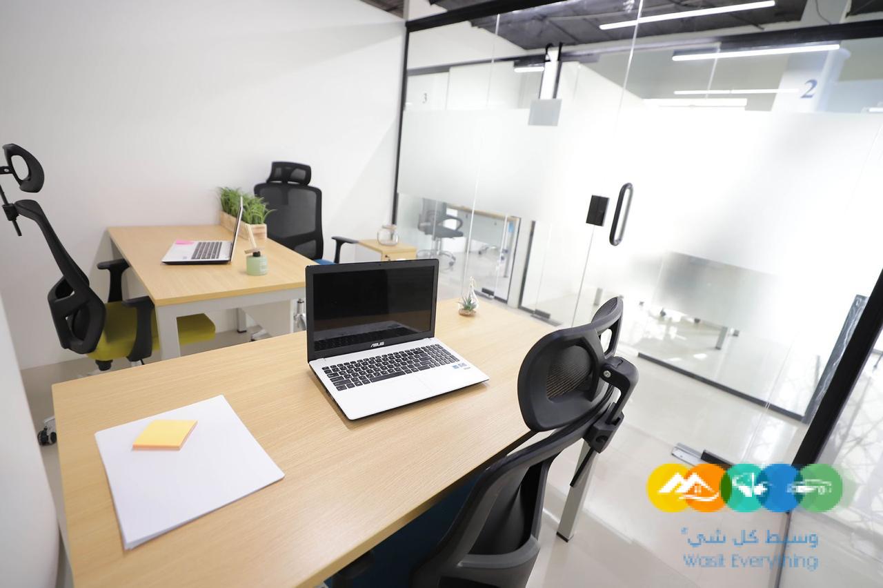 مكاتب مؤثثة للإيجار