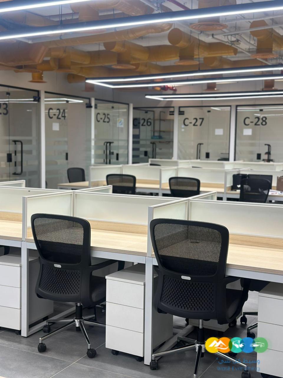 مكاتب مؤثثة للإيجار