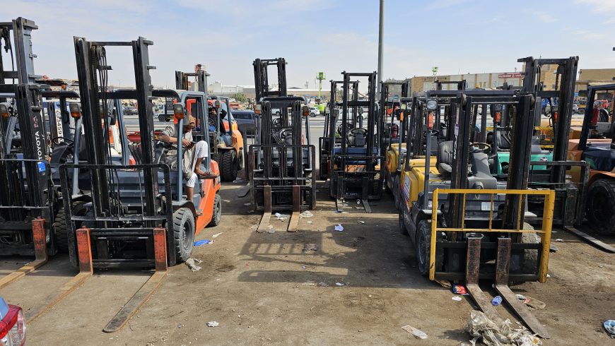 رافعات شوكيه للايجار بجميع الاحجام يومي وشهري الرياض