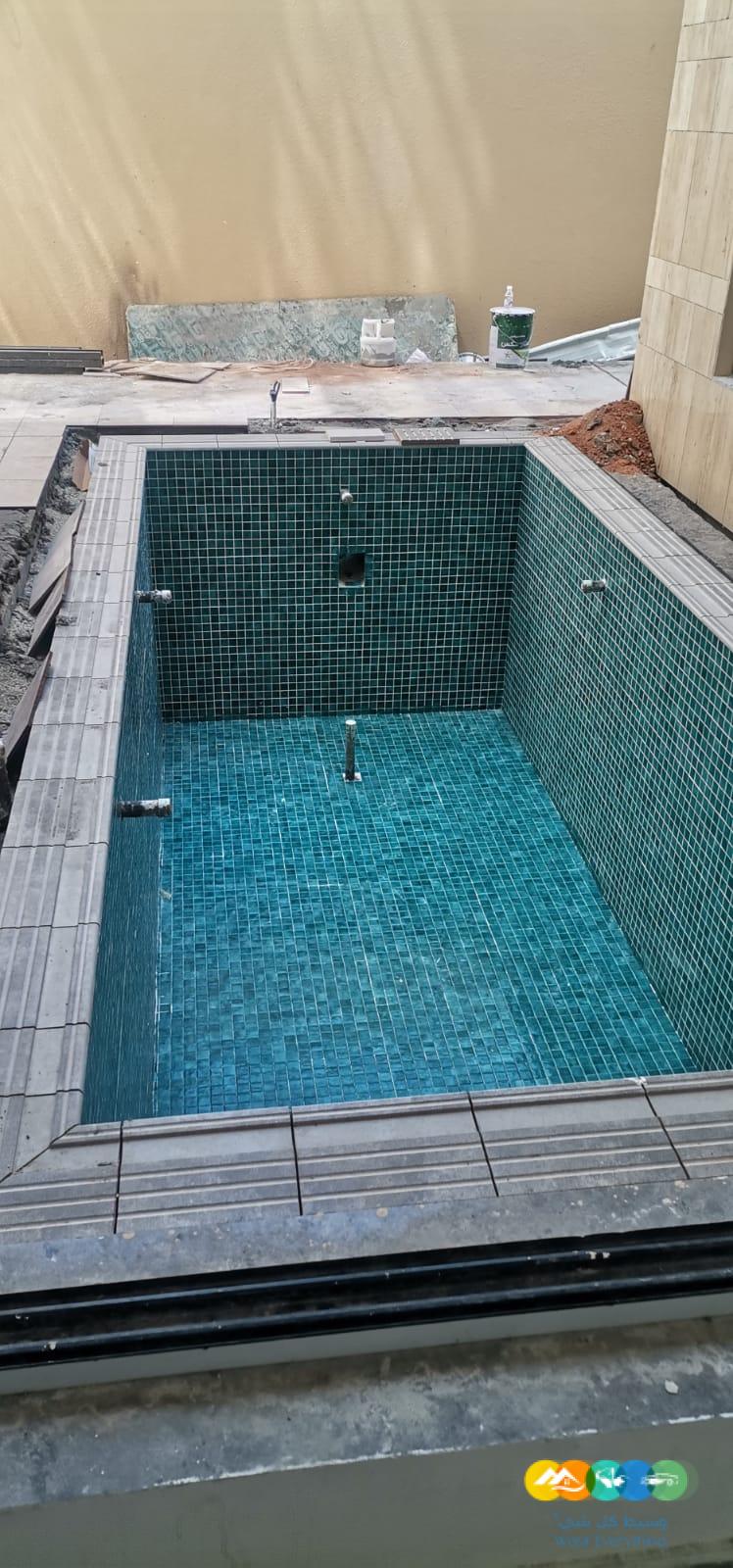 نوافير وشلالات ديكورية فاخرة مع كروزا للمسابح بالرياض