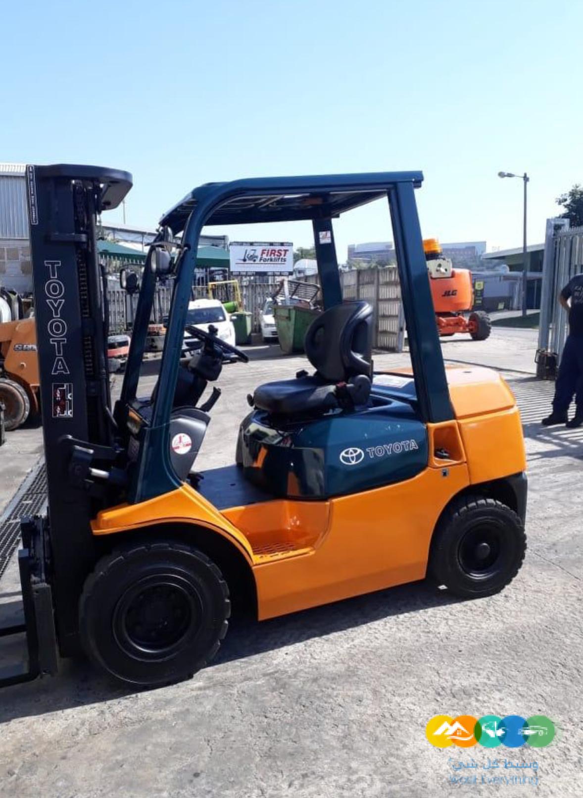 روافع شوكيه للايجار forklifts All sizes For rent
